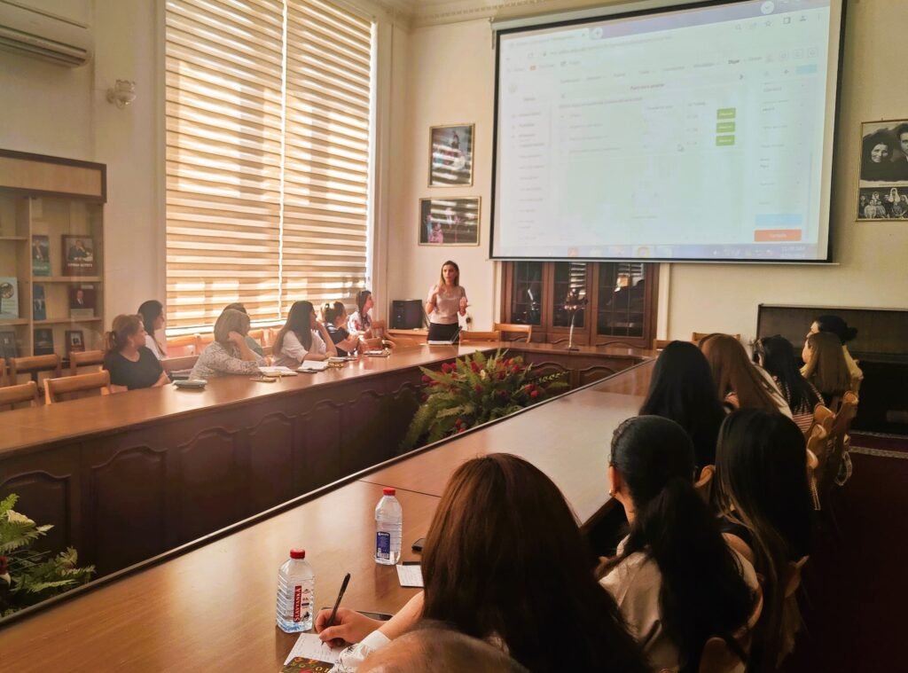 ADPU E-UNİVERSİTET SİSTEMİNİN TƏTBİQİNİ GENİŞLƏNDİRİR