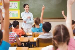 İKİDİLLİ TƏLİMDƏ DƏRSLİK YARADICILIĞI VƏ TƏDRİSİN TƏŞKİLİ PROBLEMLƏRİ