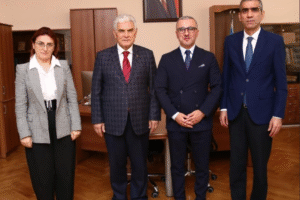 ABŞ İNSTİTUTUNUN BAŞ İCRAÇI DİREKTORU ADPU-NUN QONAĞI OLUB